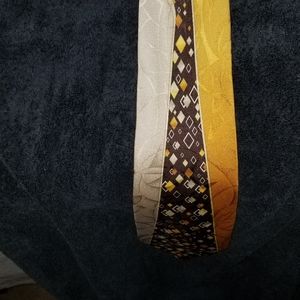 Neck tie